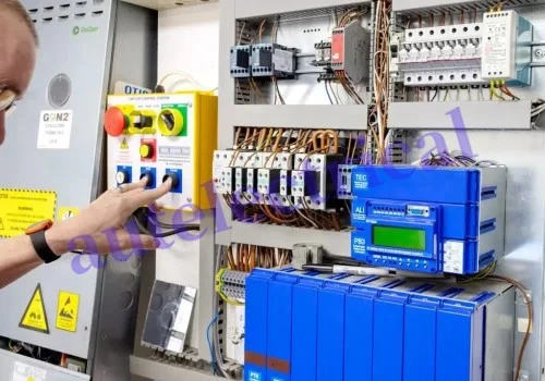 Buttons and modules in the PLC control system.jpg